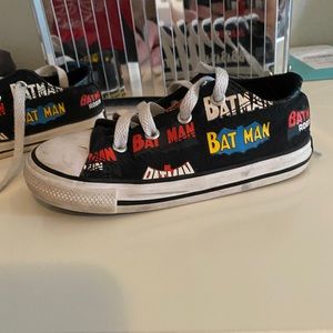 Converse Batman edition